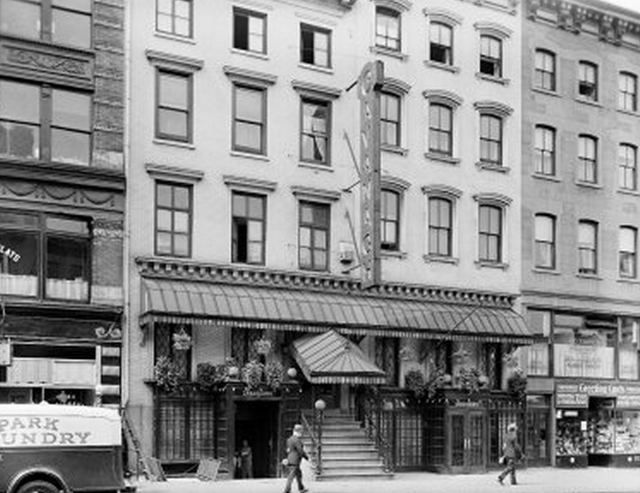 "Cavanaugh's Restaurantâ258 West 23rd Street, between 7th and 8th. 1938."